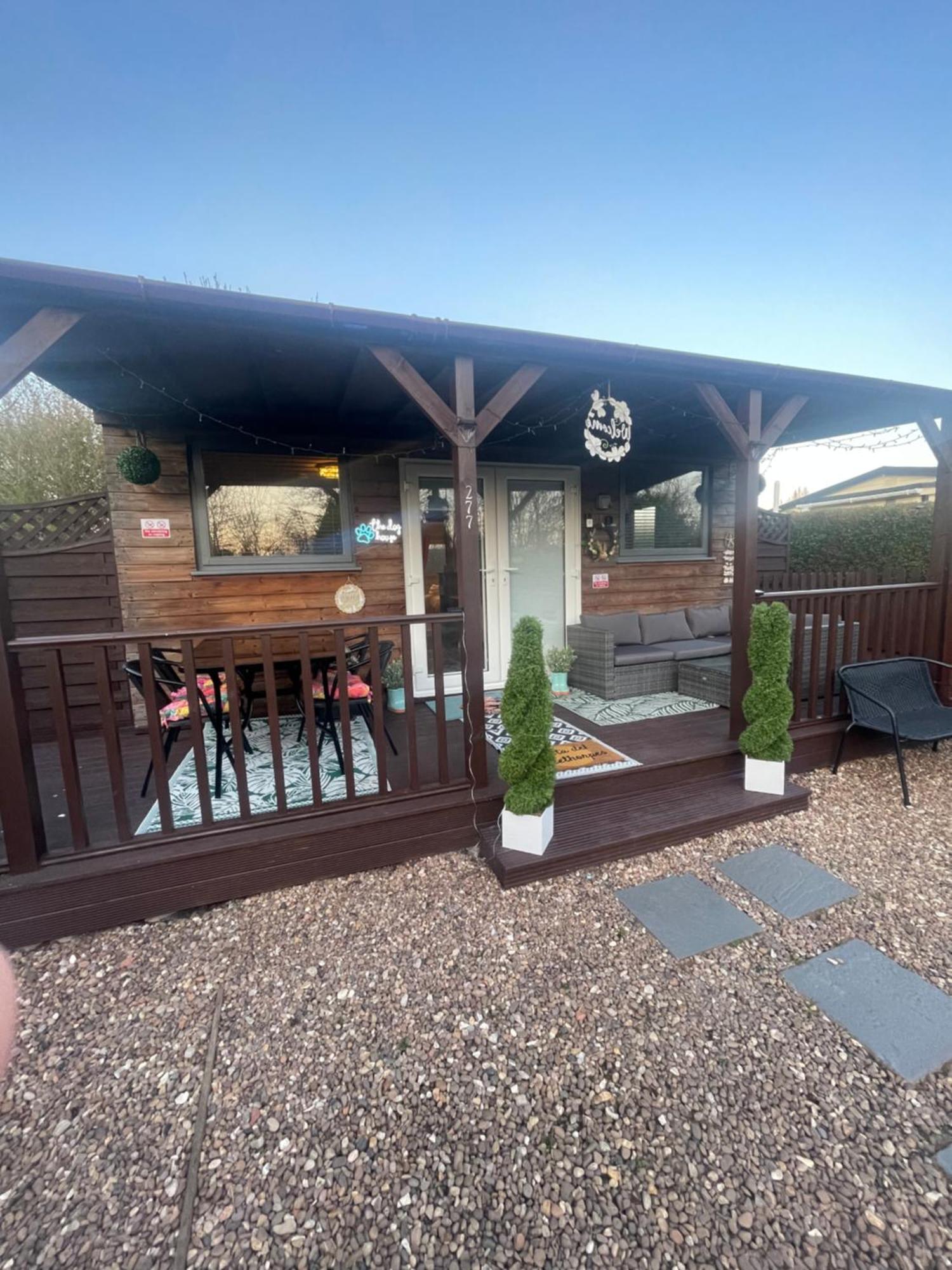 The Dog House * Humberston